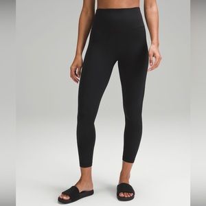 Lululemon Align 25” leggings w/pockets